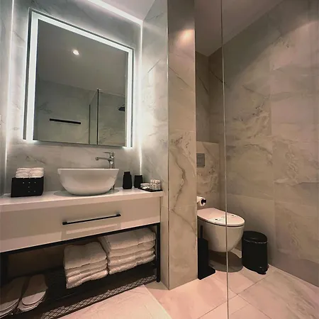 19 Otel Dhërmi