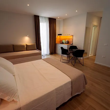 19 Hotel Dhërmi