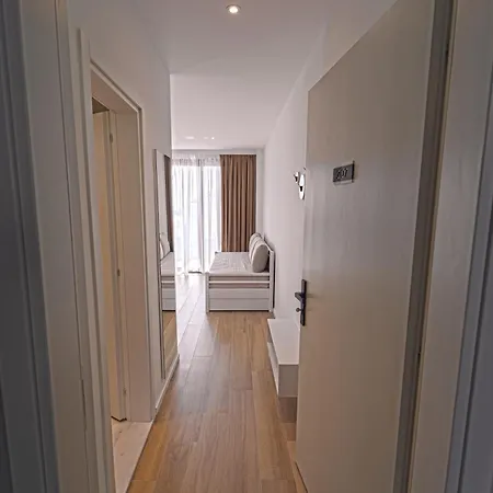 Hotel 19