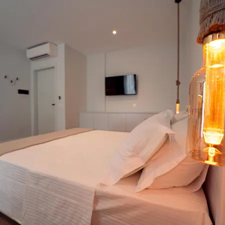 Hotel 19