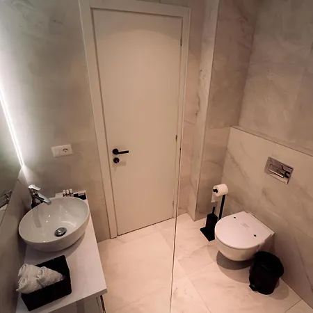 Hotel 19