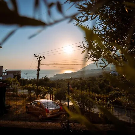 Hotel 19 Dhermi