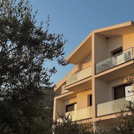 19 Hotel 3*